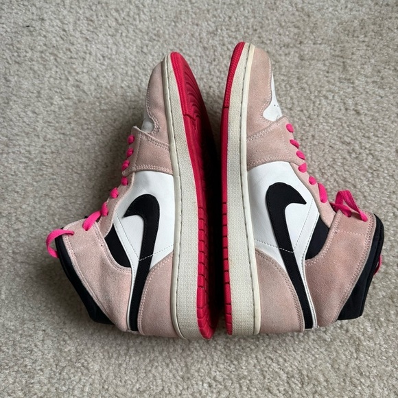 Air Jordan 1 Mid SE crimson tint hyper pink-black unisex lace-up Size Men’s 9